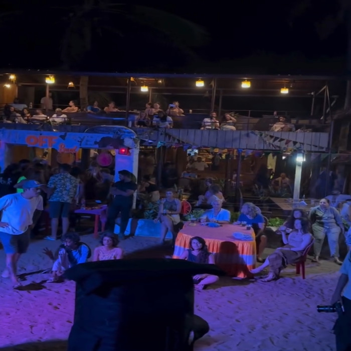 Beach parties — 3